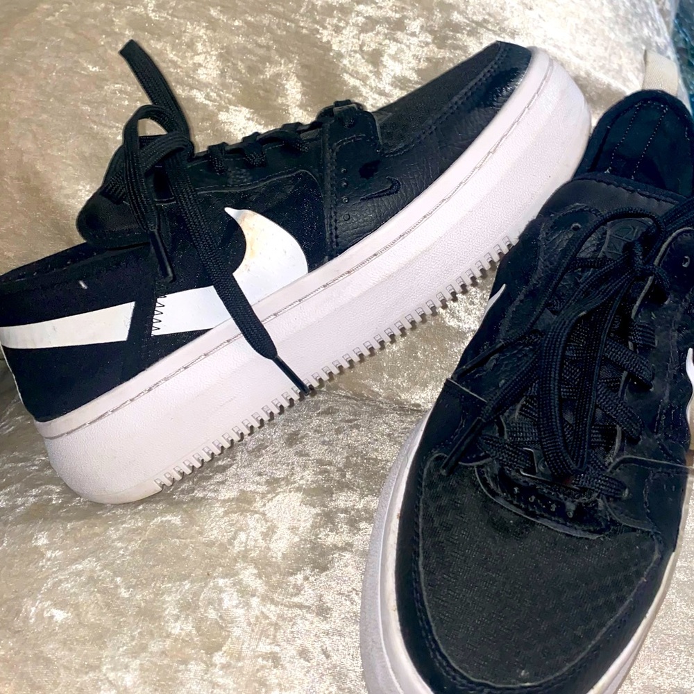 NIKE Platform Sneakers